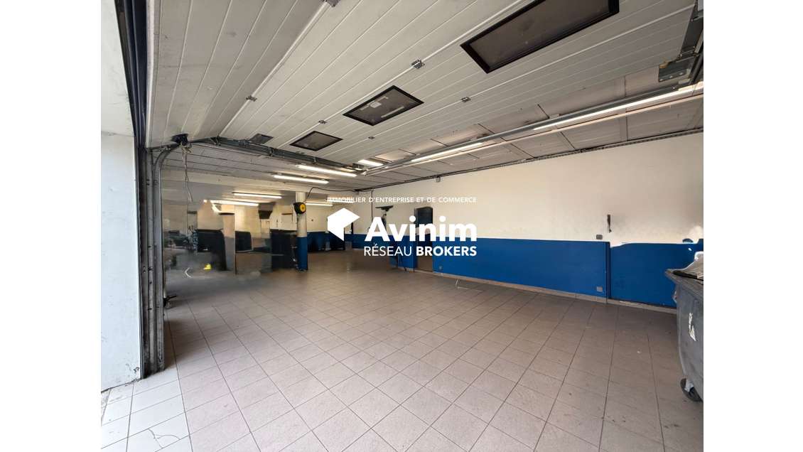 A louer local indépendant 340m² à Pierrelaye