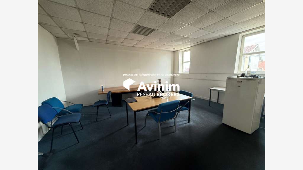 A louer local indépendant 340m² à Pierrelaye