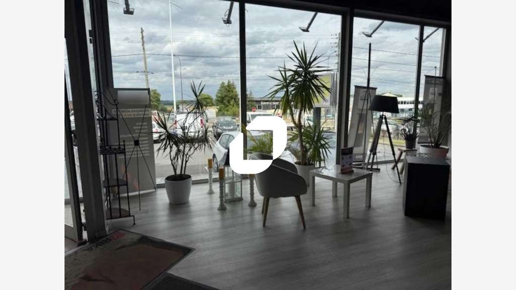 A louer Local commercial 270m² Pierrelaye