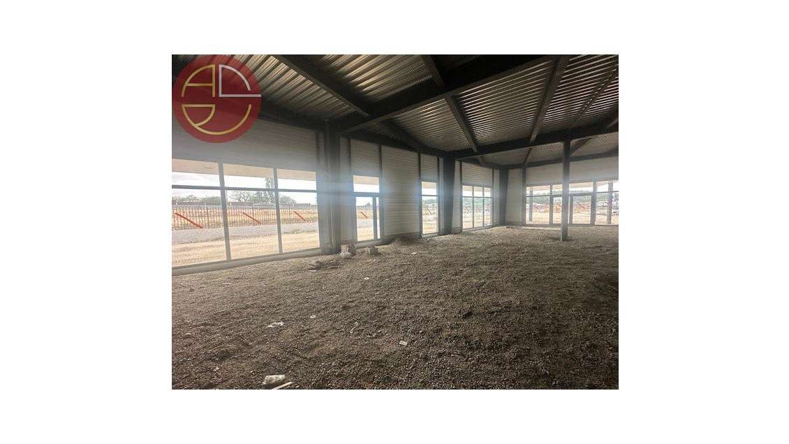 A louer local commercial neuf 2000m² à Pinsaguel