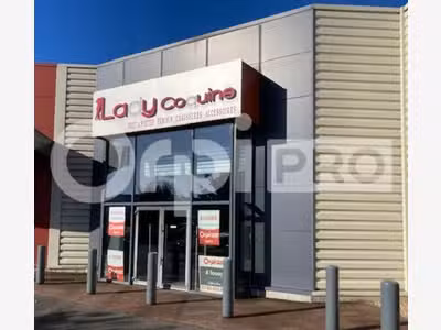 Local Commercial avec vitrine