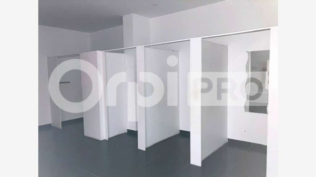 Local Commercial avec vitrine