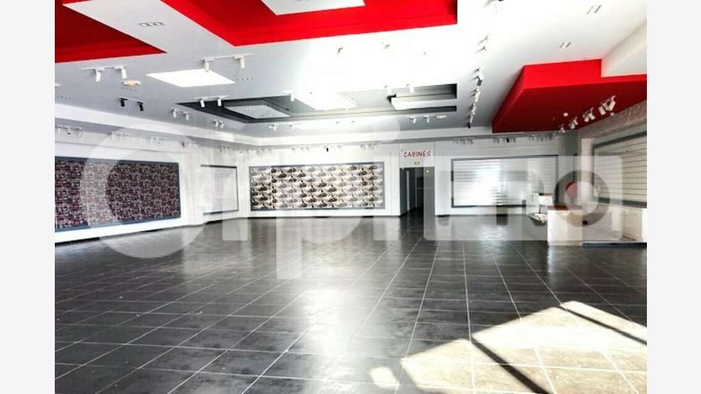 Local Commercial avec vitrine