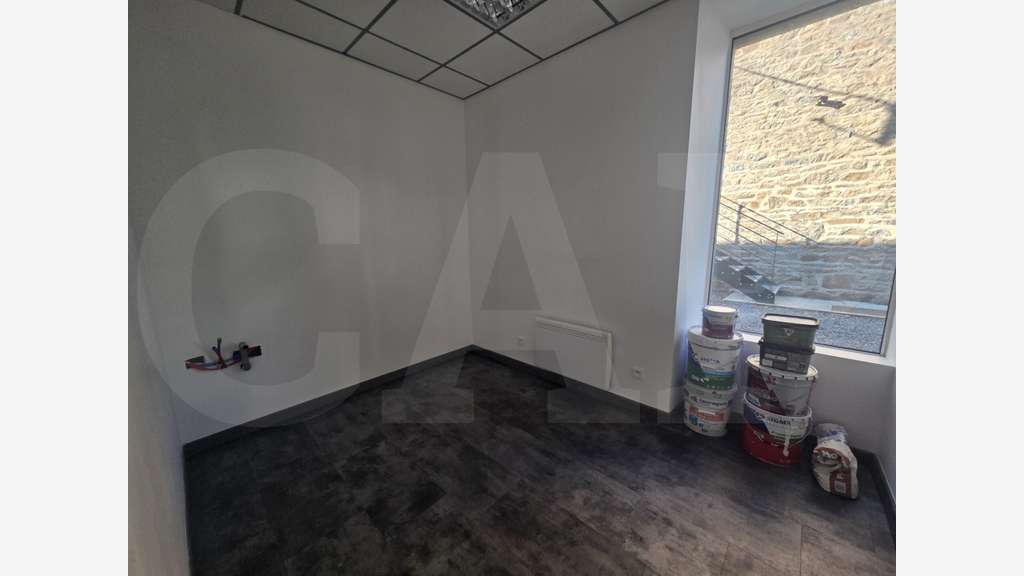 A louer local commercial de 27m² à Plaintel centre