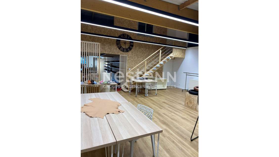 A Louer local commercial 244m² sur Plescop