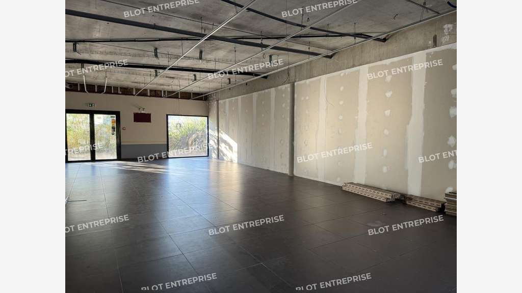A louer local professionnel 151m² Vannes Plescop