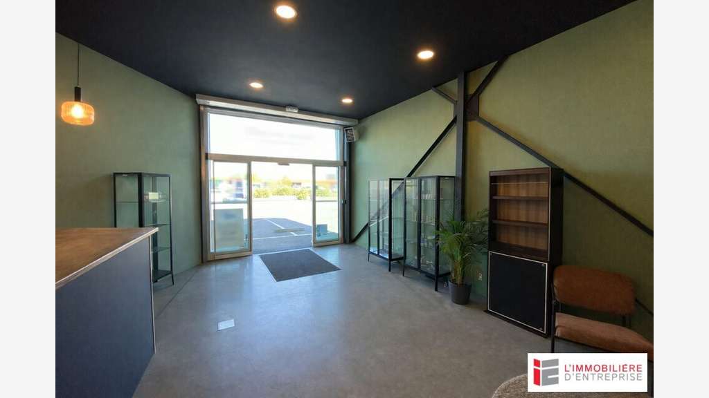 Cellule commerciale 50m² à louer à Pleumeleuc 