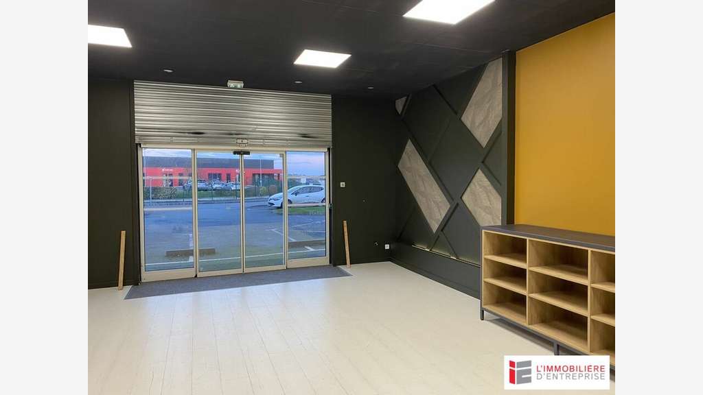 A louer local commercial de 68m² en zc Pleumeleuc