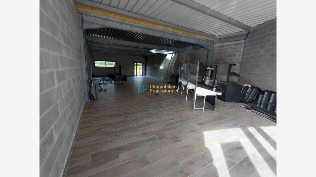 A louer local commercial de 170m² à Pleuven