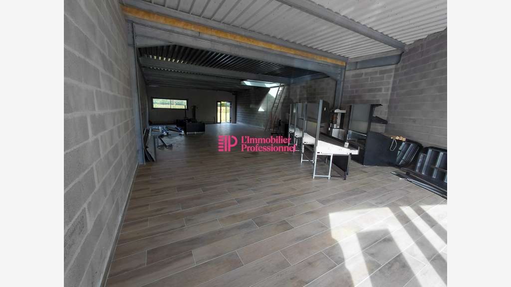 A louer local commercial de 170m² à Pleuven