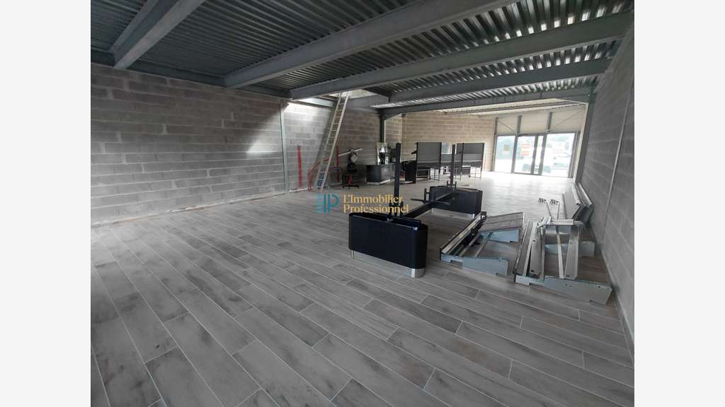 A louer local commercial de 170m² à Pleuven