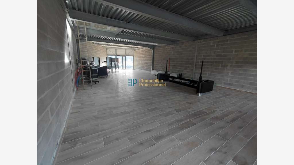 A louer local commercial de 170m² à Pleuven