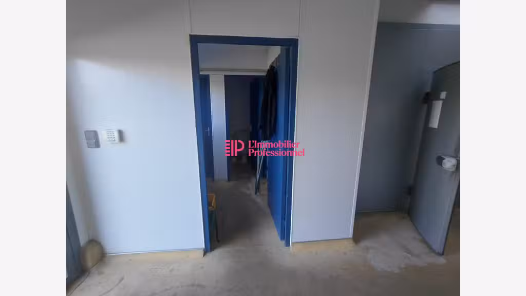 A louer local 135m² empl stratégique à Pleuven 