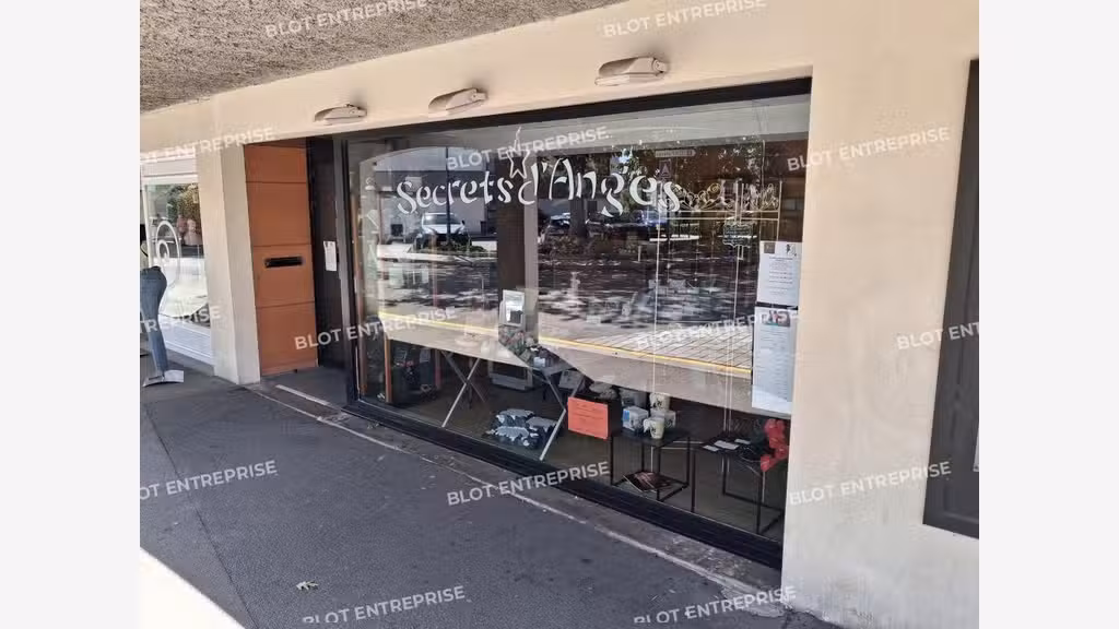 À LOUER - LOCAL COMMERCIAL 55 m² - PLOEMEUR