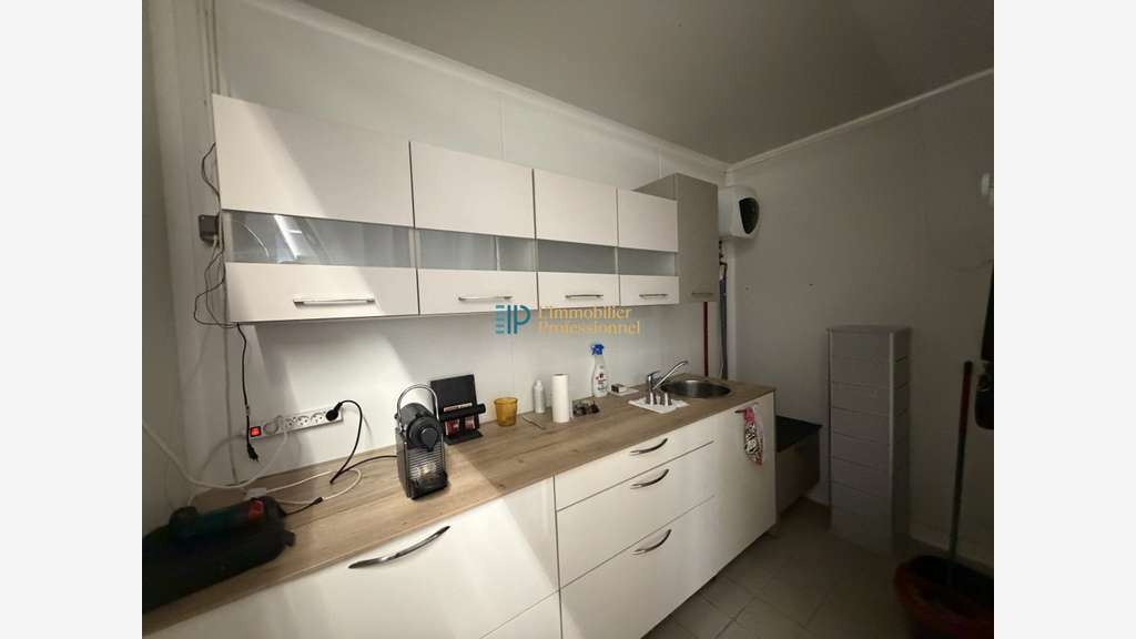 A louer local commercial 80m² en ZAC à Ploemeur