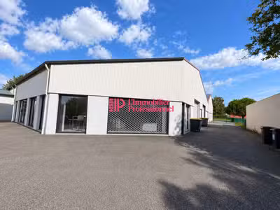 A louer local commercial 80m² en ZAC à Ploemeur