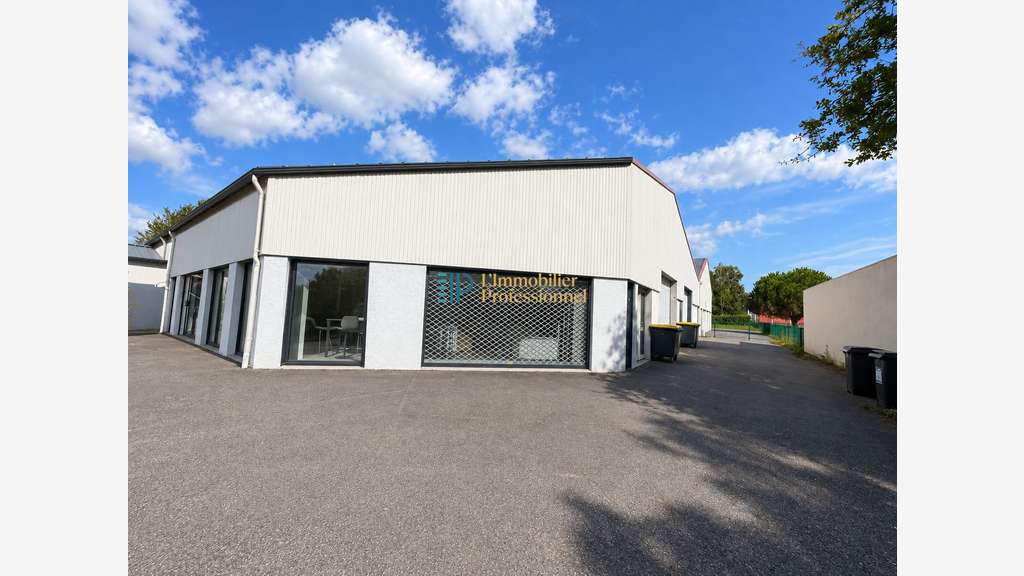 A louer local commercial 80m² en ZAC à Ploemeur
