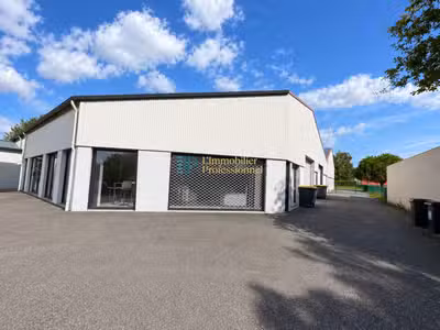 A louer local commercial 80m² en ZAC à Ploemeur