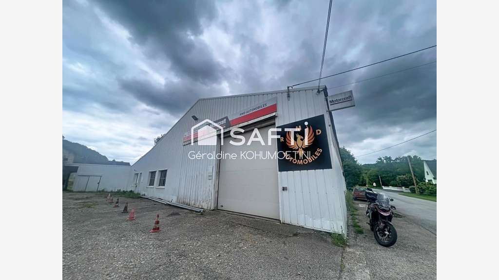 Locaux beaux volumes et fort potentiel à Ploërdut