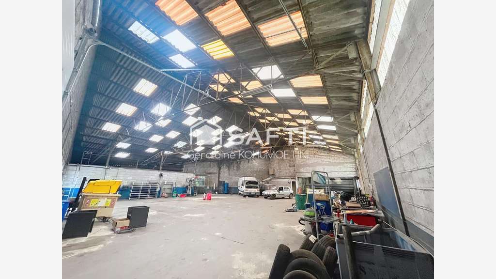 Locaux beaux volumes et fort potentiel à Ploërdut