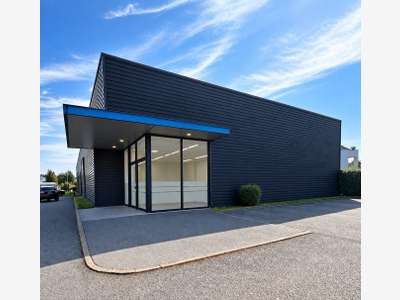 A louer local commercial de 1 200m² à Vannes Ouest