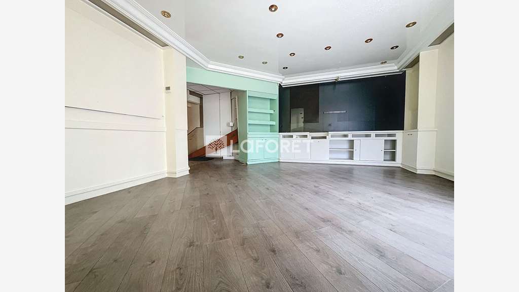 A louer local 75m² excellente visibilité Ploërmel