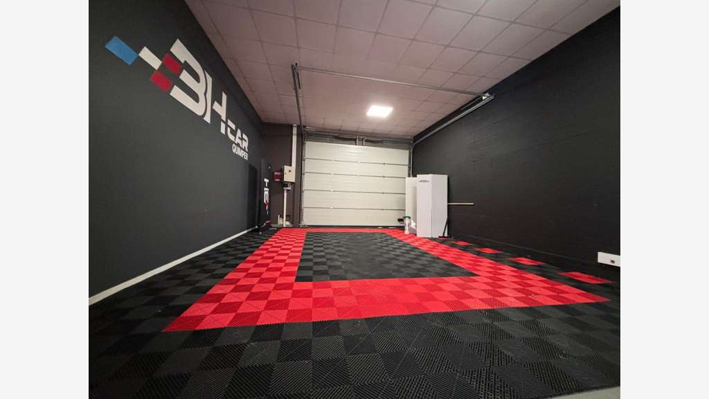 Local commercial de 280m² à louer à Plomelin