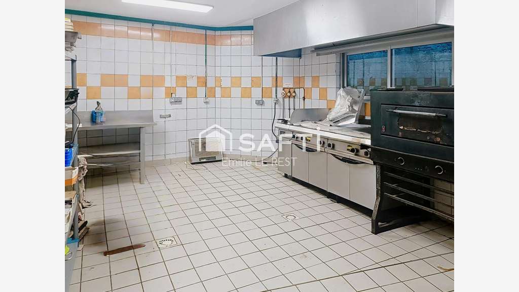 Local commercial 127m2 PLOMODIERN