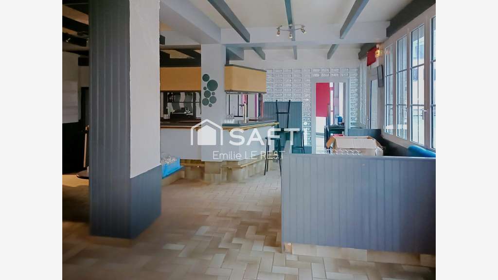 Local commercial 127m2 PLOMODIERN