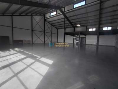 A louer local commercial 535m² à Plonéour-Lanvern
