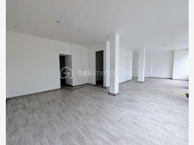 Local commercial 61 m² - Bourg de Plumergat