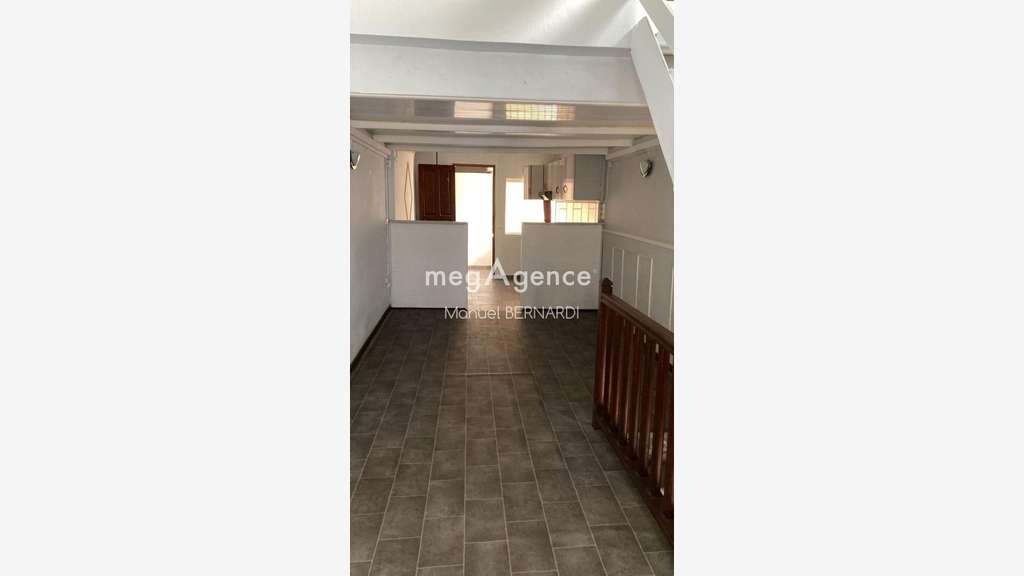 Local à louer 46m² 2 pièces à Pointe-à-Pitre