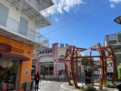 Boutique rue piétonne Pointe A Pitre 45 m2