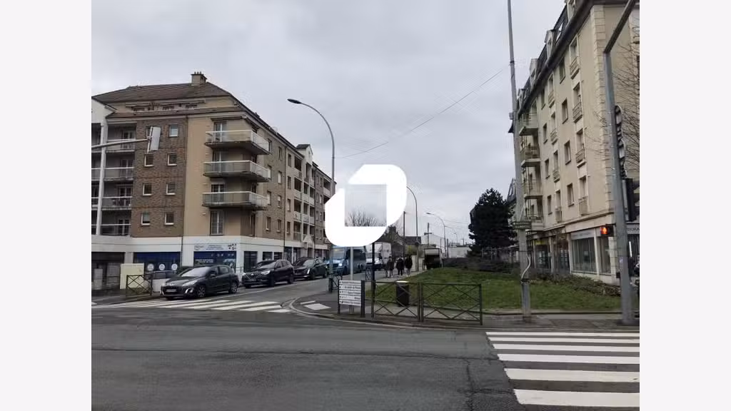 A louer Local commercial 245m² Poissy