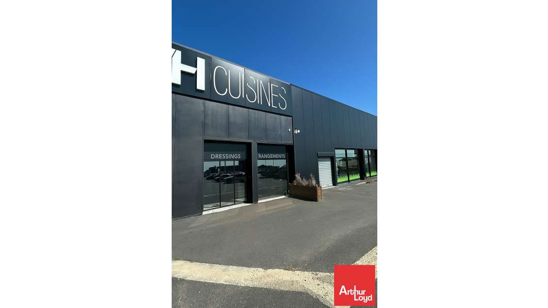Local commercial 235m² à louer ZAC Poitiers Sud