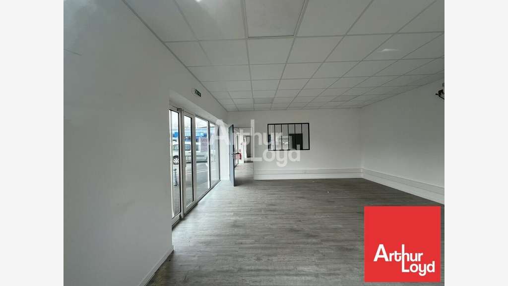 Local commercial 98m² à louer à Poitiers