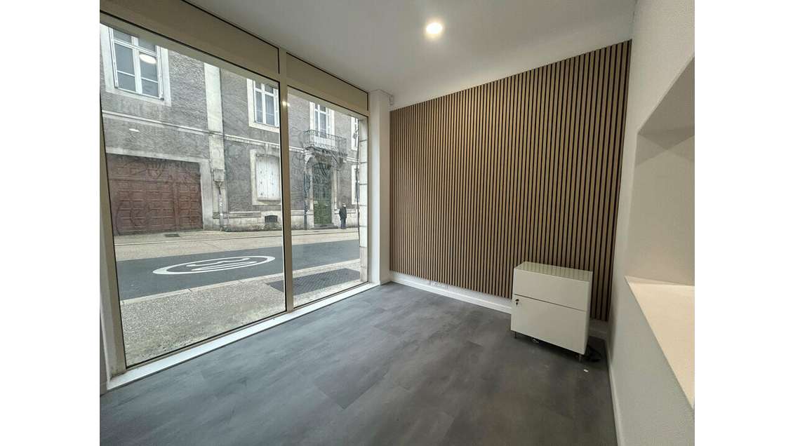 A louer local commercial 75m² empl N°1 Poitiers