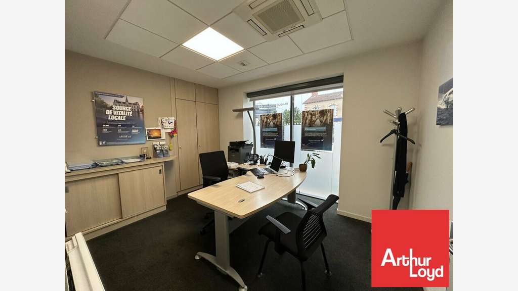 Local commercial de 110m² à louer à Poitiers