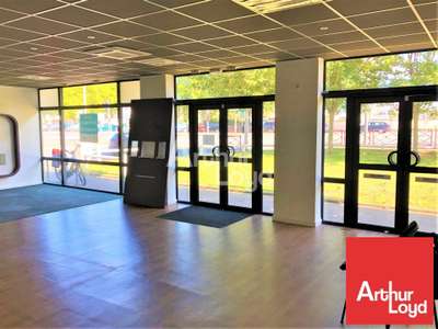 Local commercial 120m² à louer Poitiers AV J.Coeur