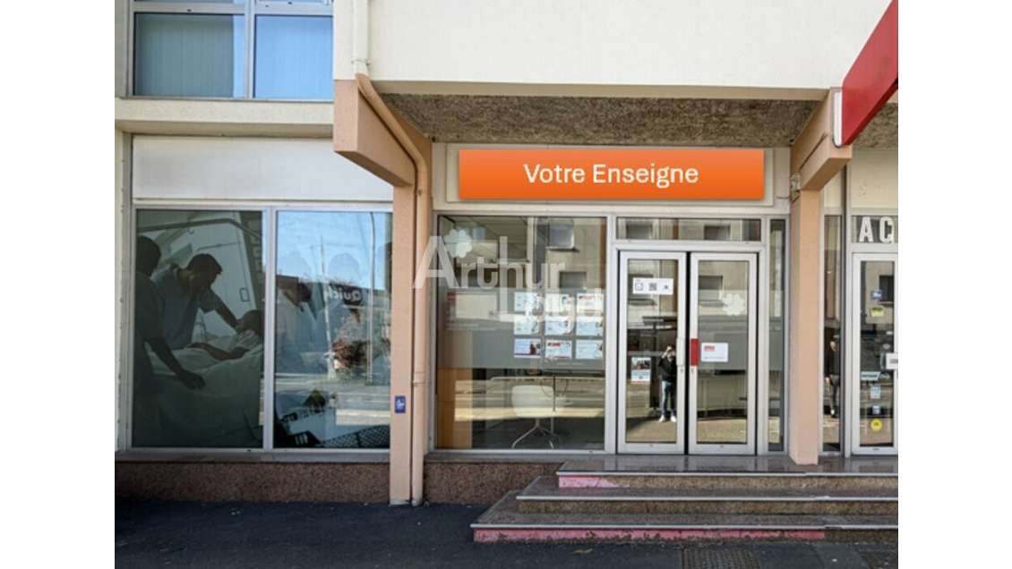 Local professionnel de 118m² à louer à Poitiers