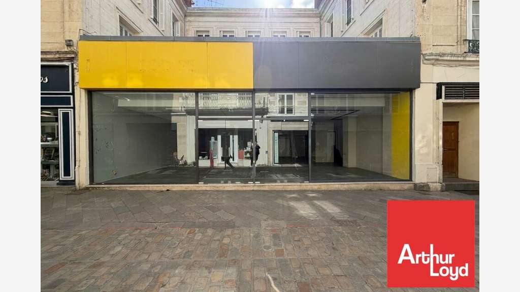 Local commercial 378m² à louer à Poitiers centre