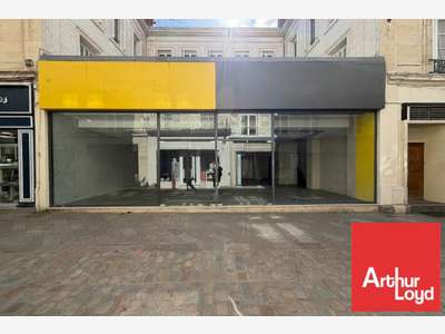 Local commercial 378m² à louer à Poitiers centre