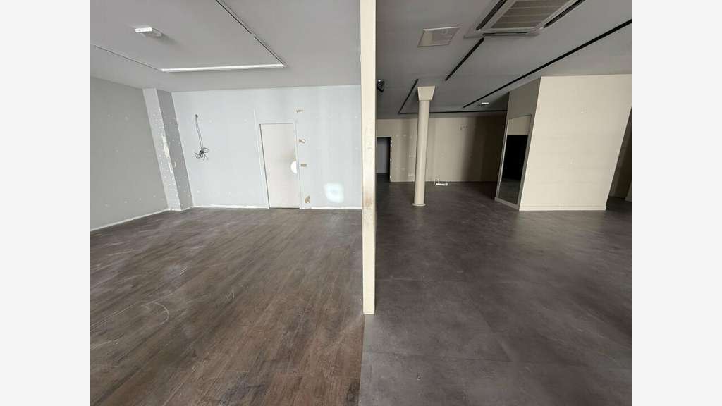 Local commercial 378m² à louer à Poitiers centre