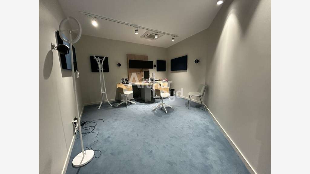 Local commercial 160m² à louer à Poitiers centre