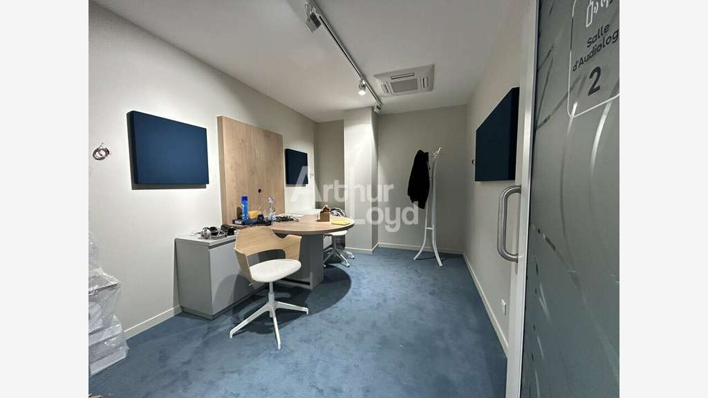 Local commercial 160m² à louer à Poitiers centre