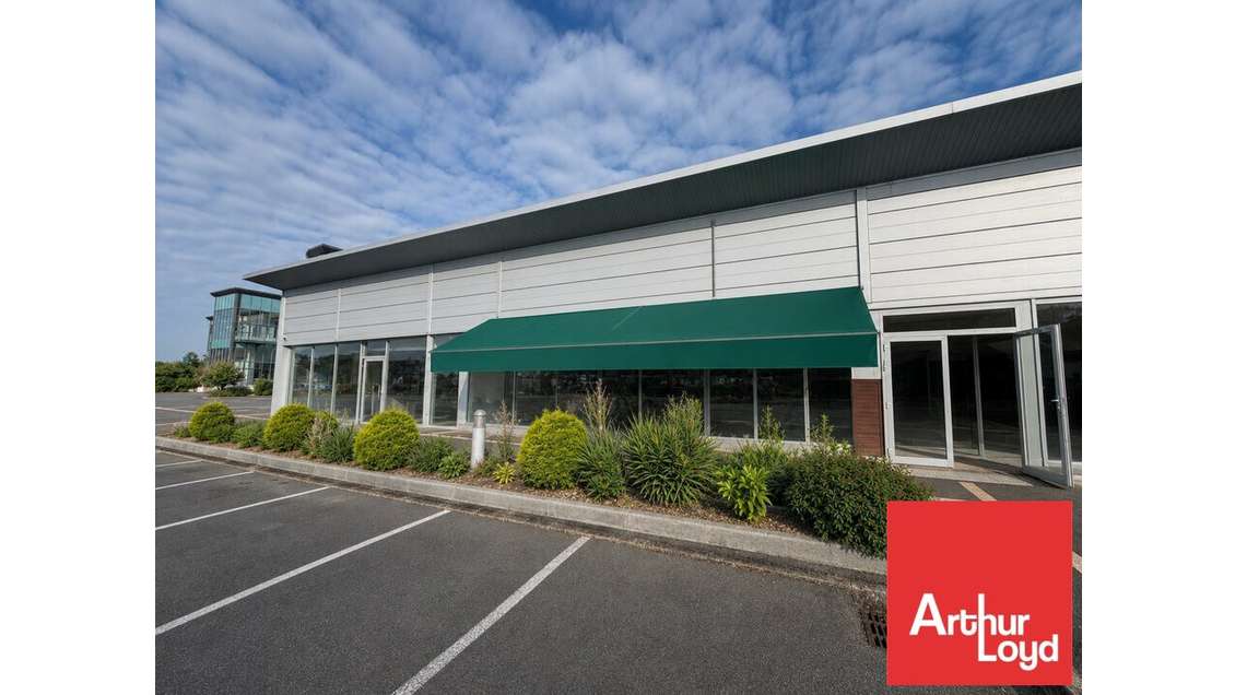 Local commercial 163m² à louer à Poitiers Sud