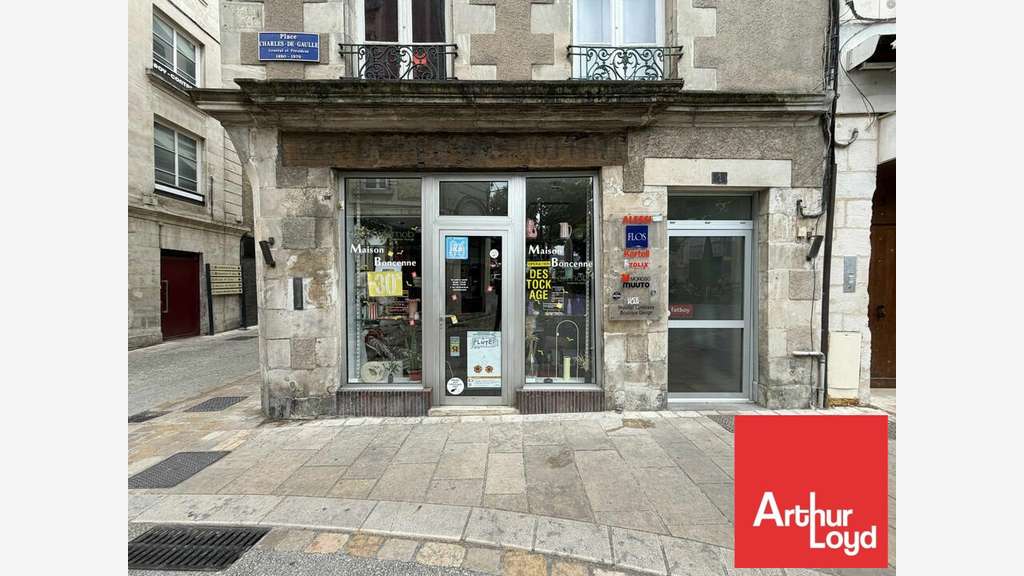 Local commercial de 61m² à louer à Poitiers