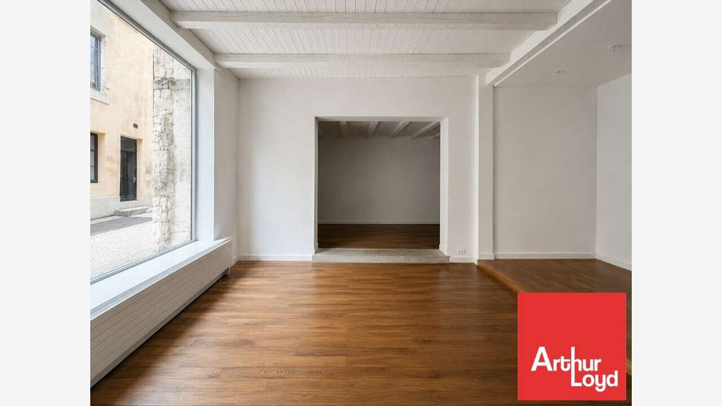 Local commercial de 61m² à louer à Poitiers