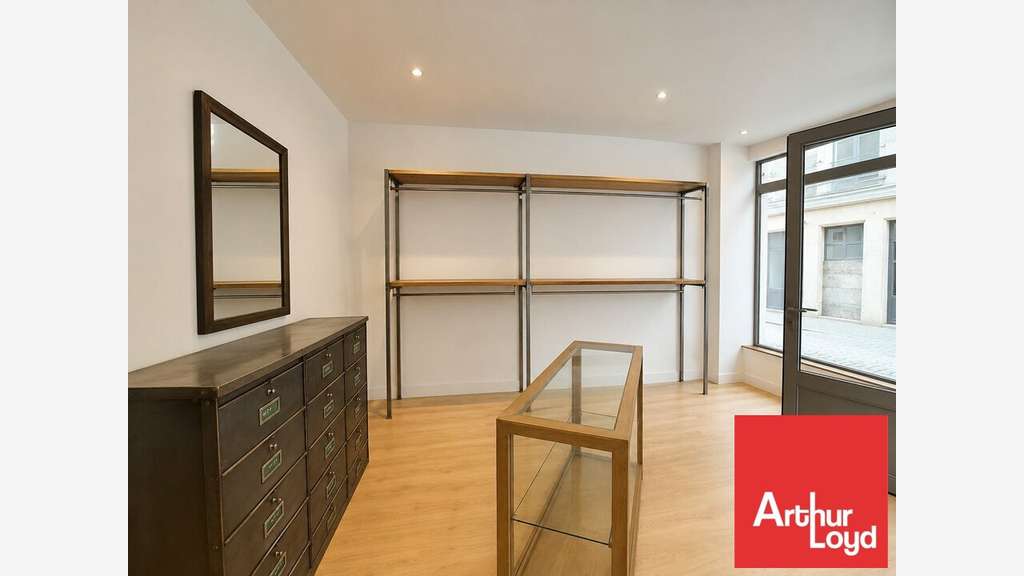 Local d'angle 26m² à louer à Poitiers