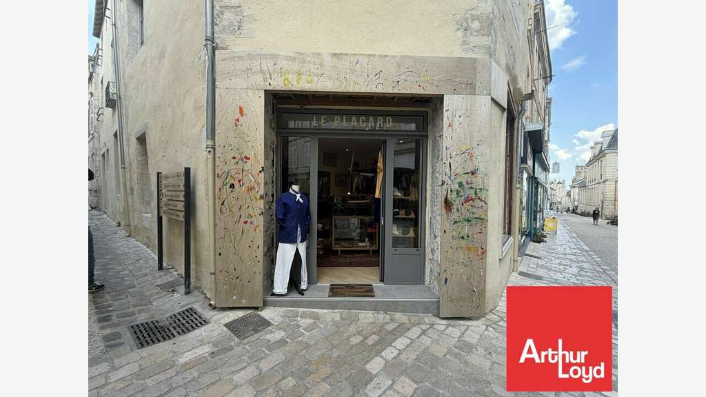 Local d'angle 26m² à louer à Poitiers